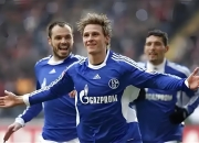 开云体育下载-沙尔克04前锋因状态低迷被换下，是否需要调整轮换？