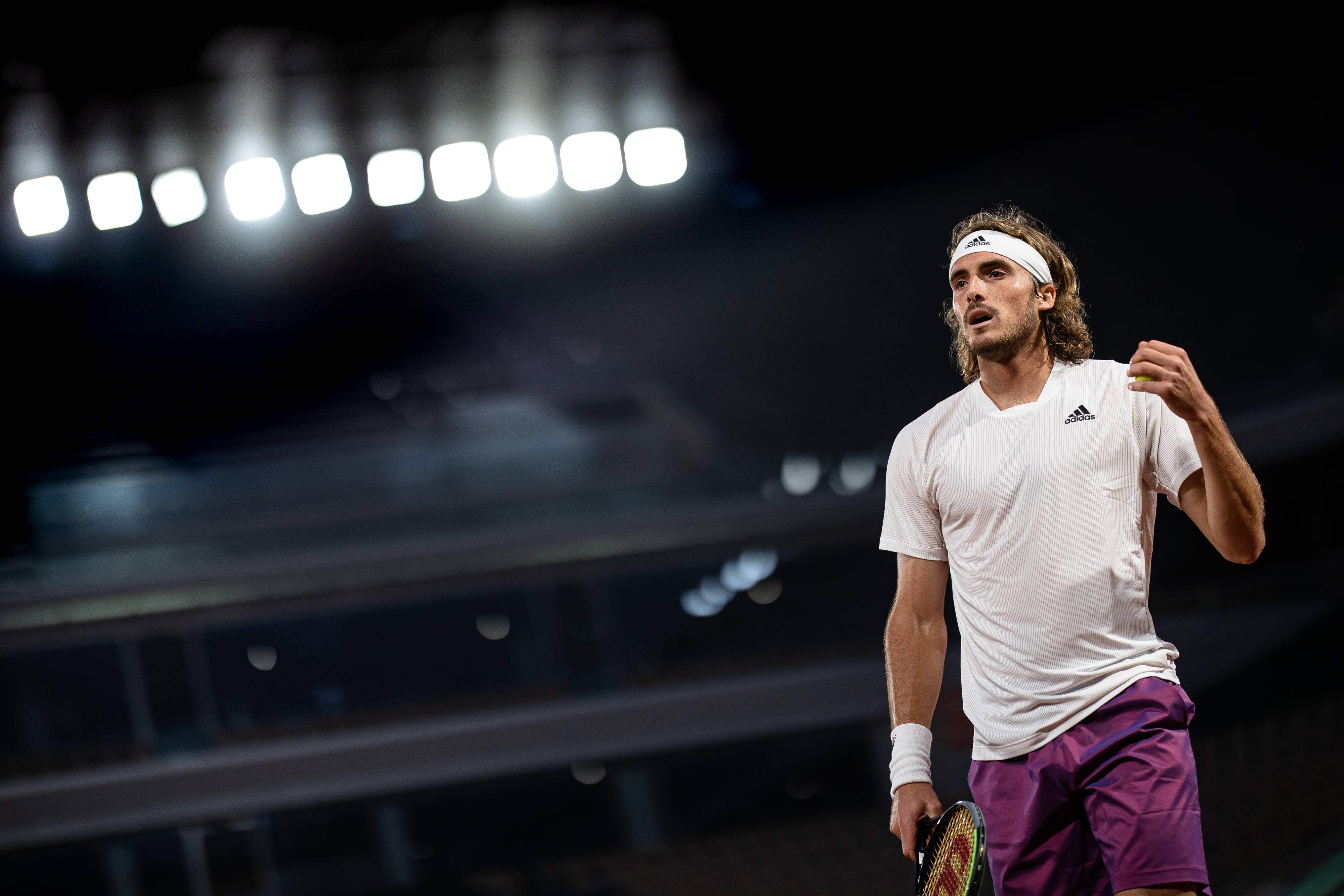 西班牙网球队力克欧洲网球队，西西帕斯送出助攻的简单介绍