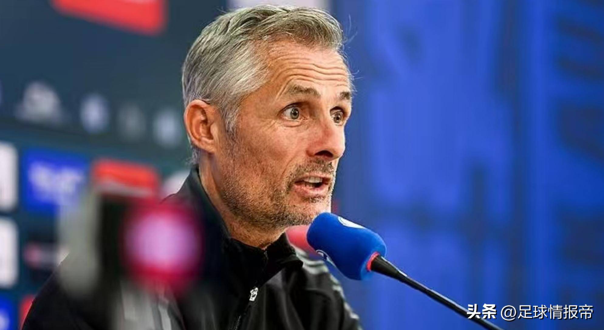 沙尔克04前锋因状态低迷被换下,是否需要调整轮换? 沙尔克04前锋因状态低迷被换下,是否需要调整轮换?