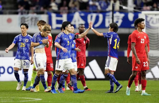 包含亚洲劲旅大胜对手，士气高涨迈向淘汰赛的词条