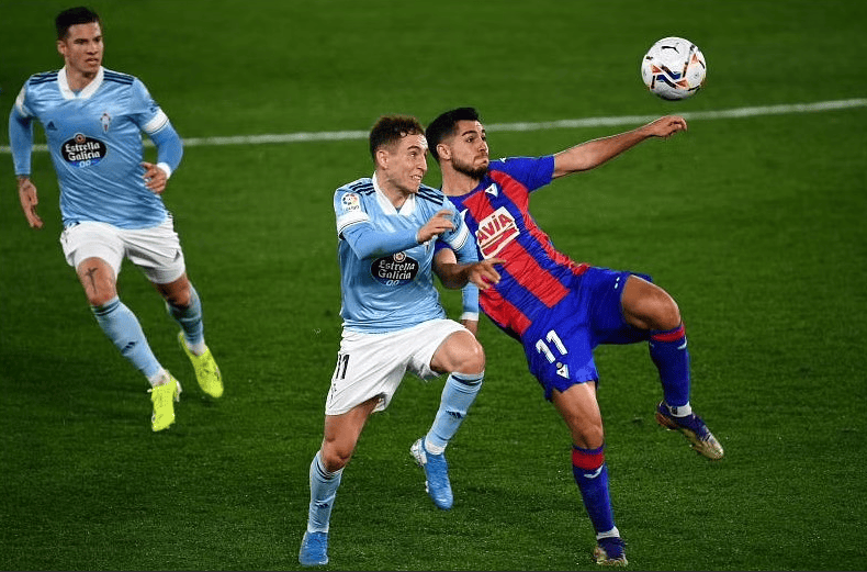 包含洛里昂将在客场对阵斯特拉斯堡，胜者晋级的词条