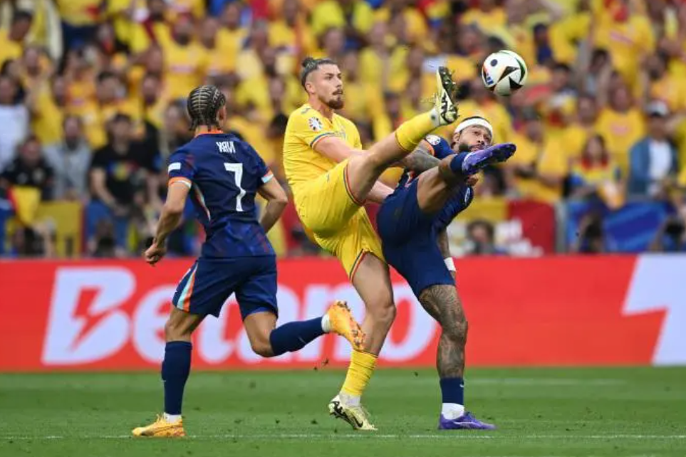 关于罗马队在主场比赛中激战获胜,士气高昂的信息 关于罗马队在主场比赛中激战获胜,士气高昂的信息