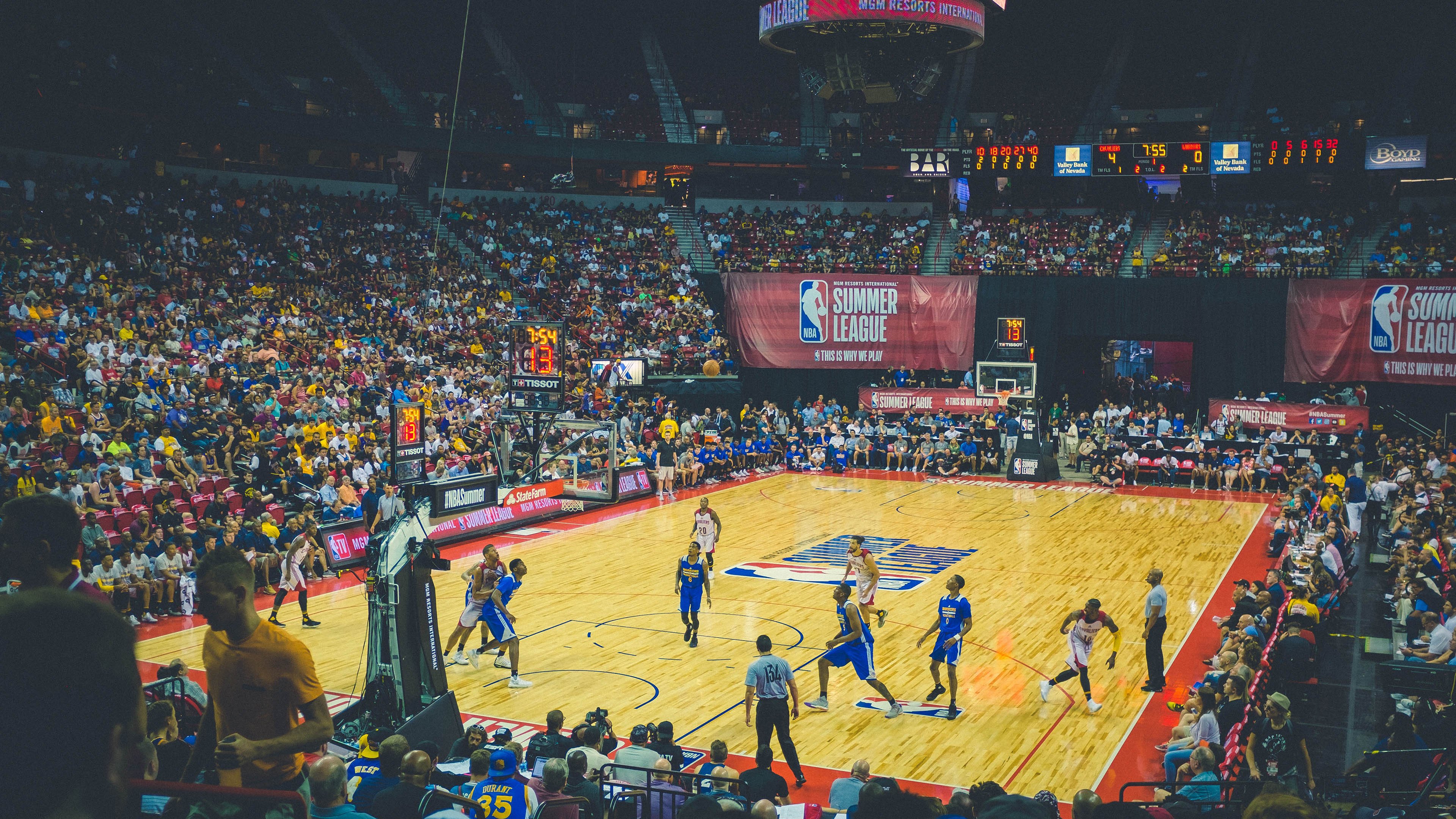 战术棋盘上的东西对决，NBA季后赛智慧与苏格兰足球哲学如何映照篮球未来