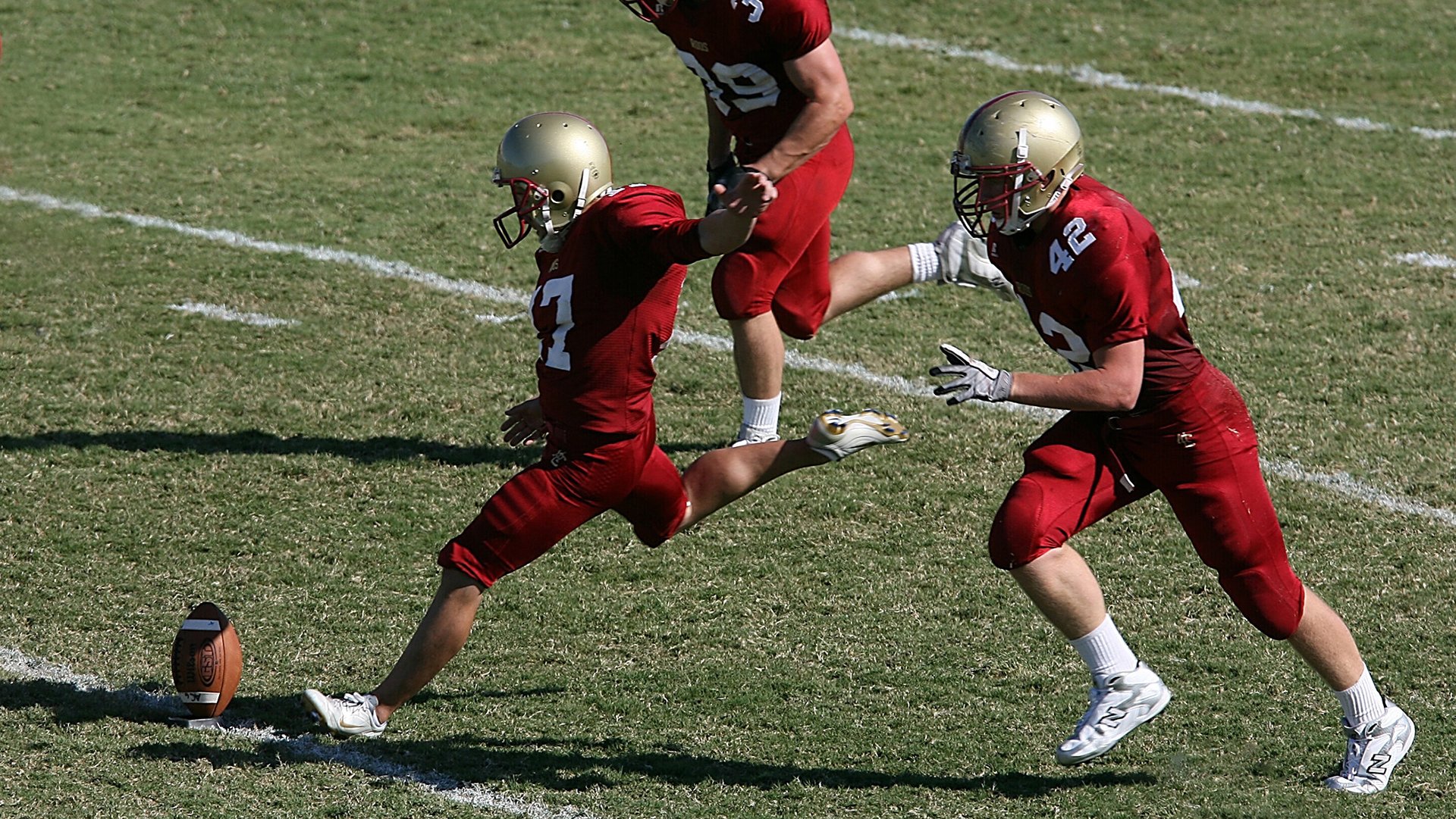 赛道风云，阿隆索高光领衔，迈凯伦强势横扫红牛二队